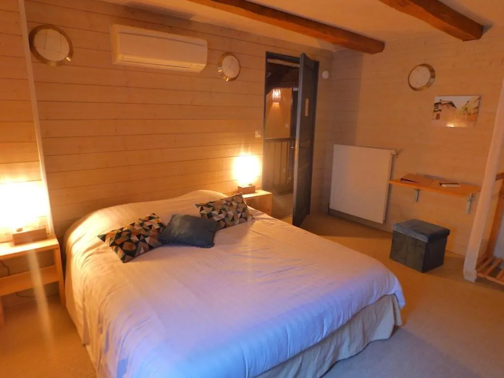 Auberge Du Lac Mandailles  2*, Mandailles (Aveyron)